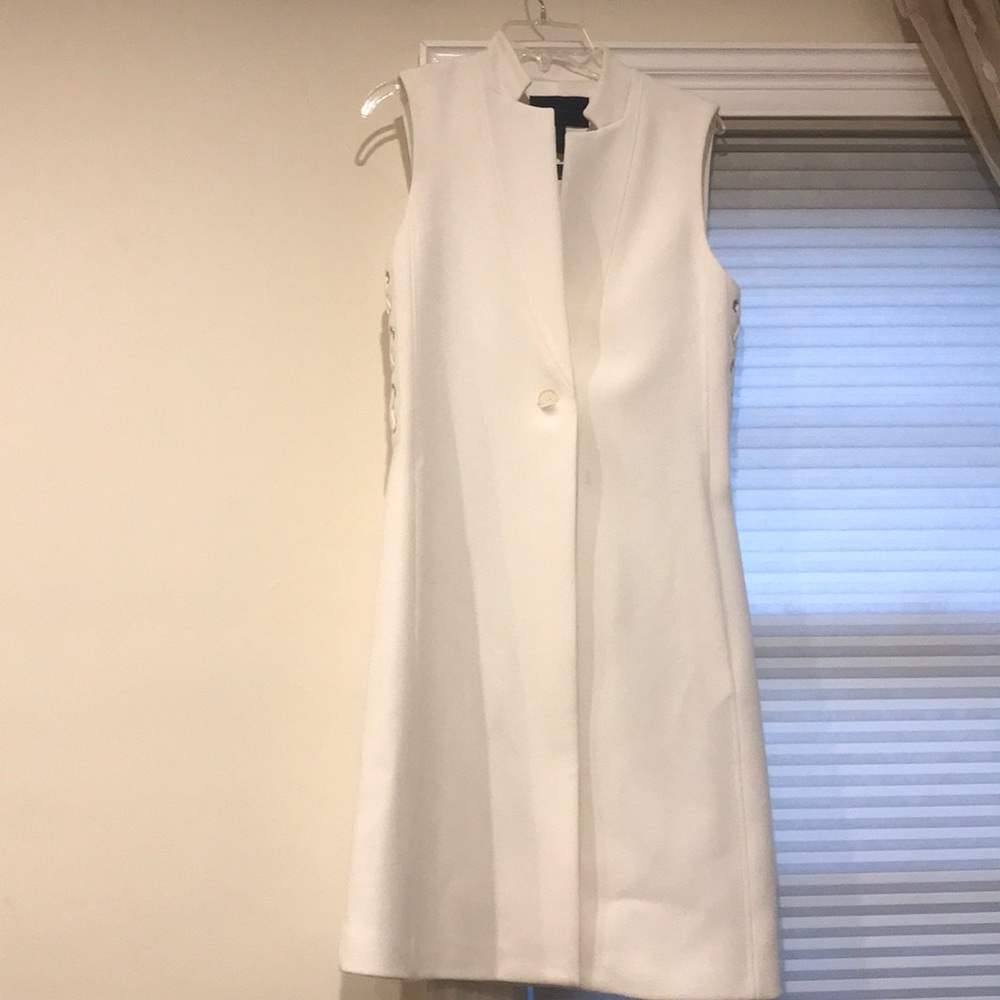 BCBGMAXaZRIA